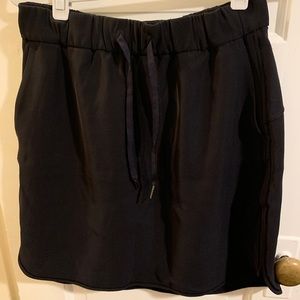 Lululemon black skirt